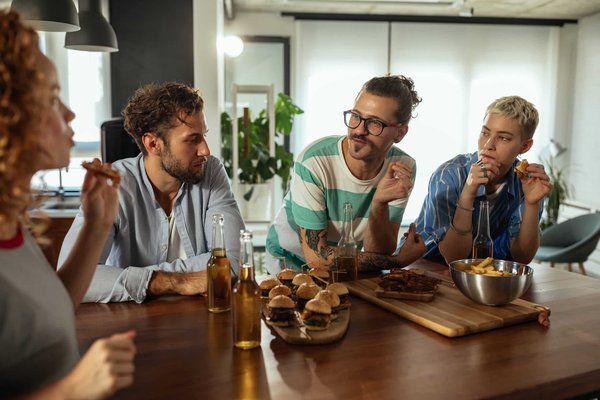 Come organizzare eventi virtuali coinvolgenti per la comunità di sviluppatori software?