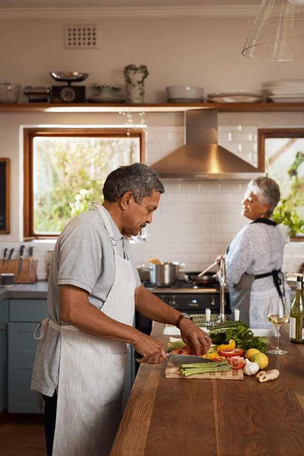 Quali consigli dare per l'organizzazione di un matrimonio eco-sostenibile con materiali riciclati e fornitori locali?
